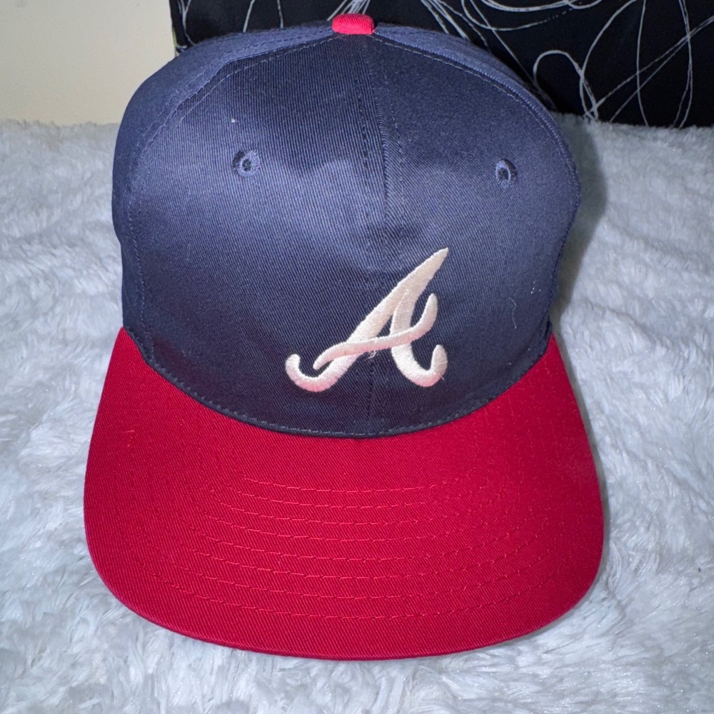 Twins Enterprise Atlanta Braves Hat Mens OSFA Navy Red Excellent Snapback MLB